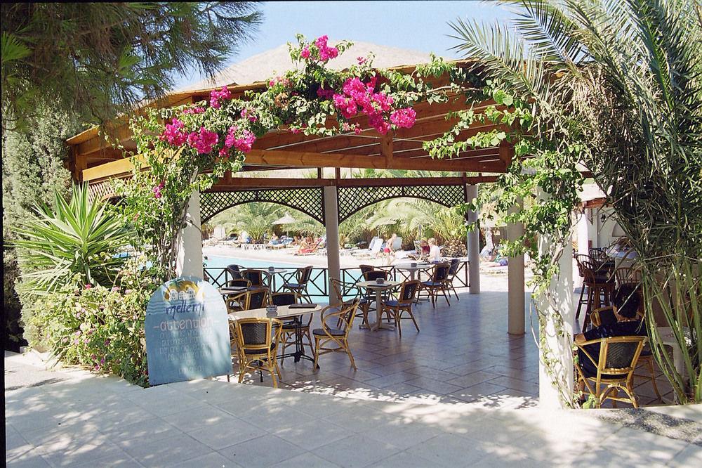 Meltemi Village Hotel Perissa  Restaurant photo